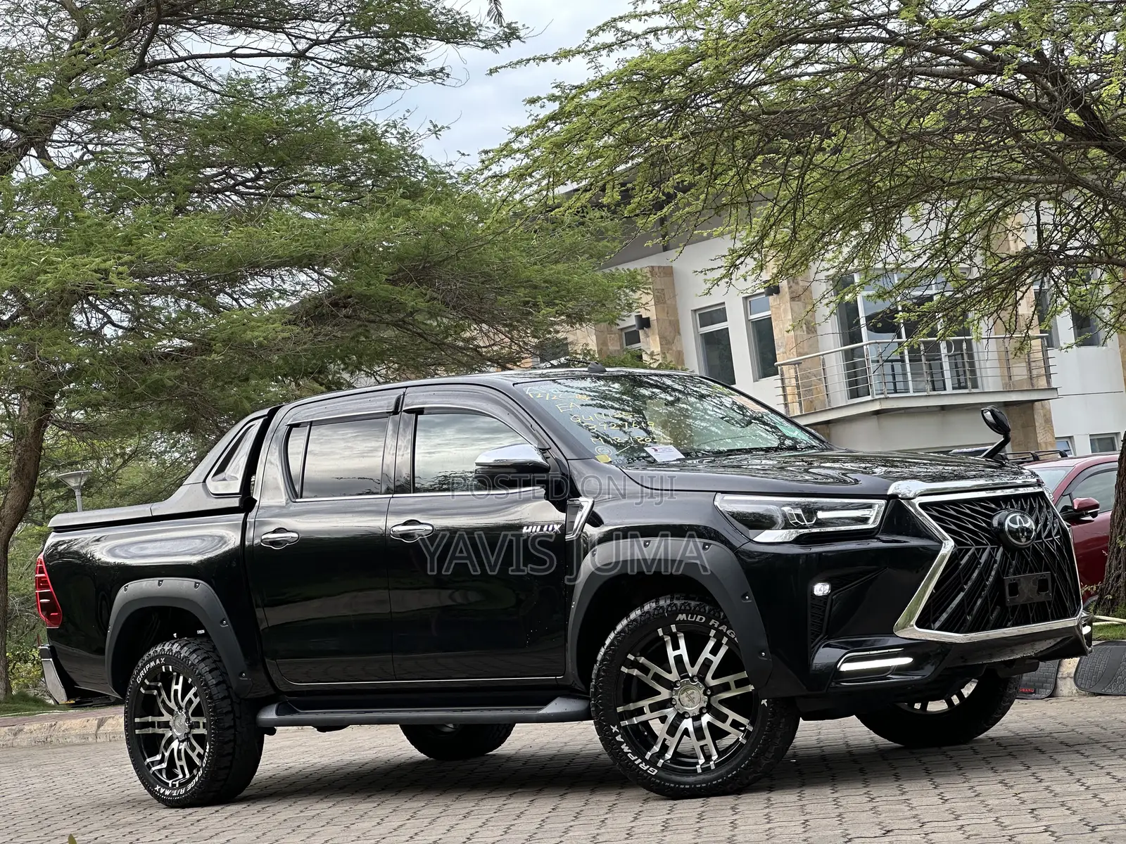 Toyota Hilux 2022 Black