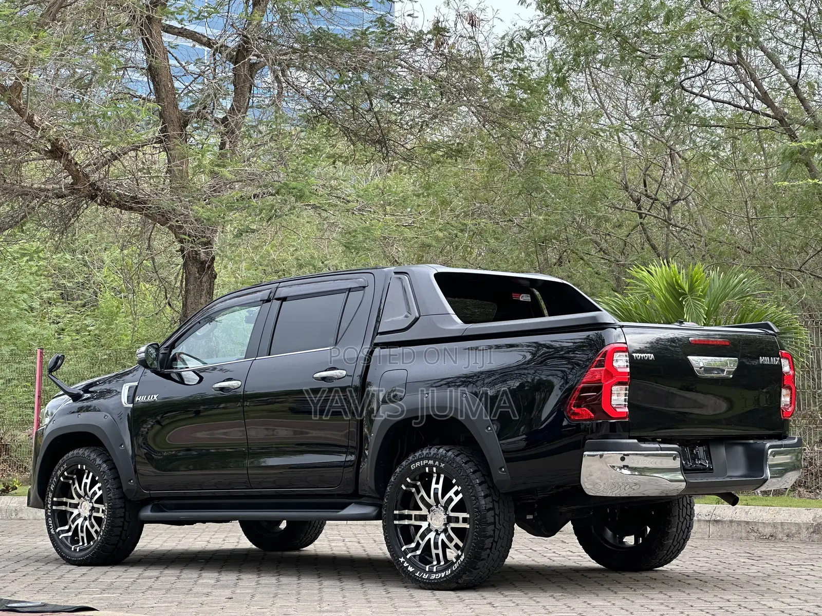 Toyota Hilux 2022 Black