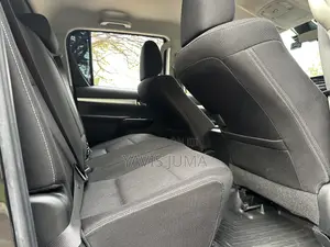 Toyota Hilux 2022 Black