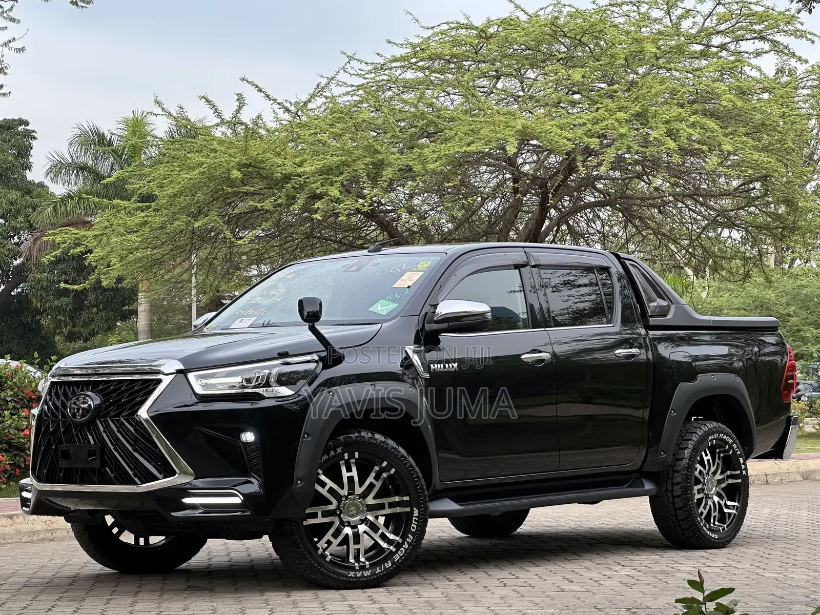 Toyota Hilux 2022 Black