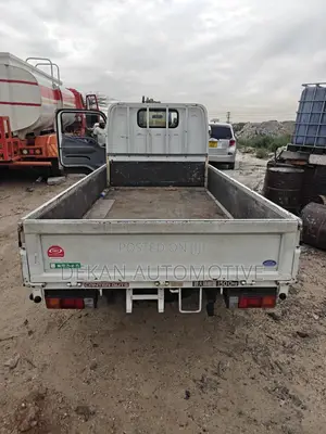 Mitsubishi Canter 2006 White