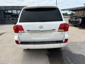 Toyota Land Cruiser 2015 White