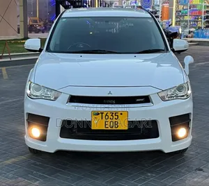 Mitsubishi Outlander ES 2010 White