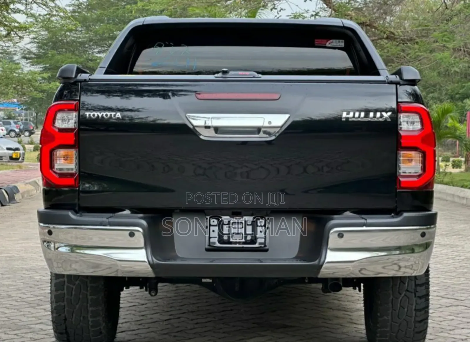 Toyota Hilux 2021 Black