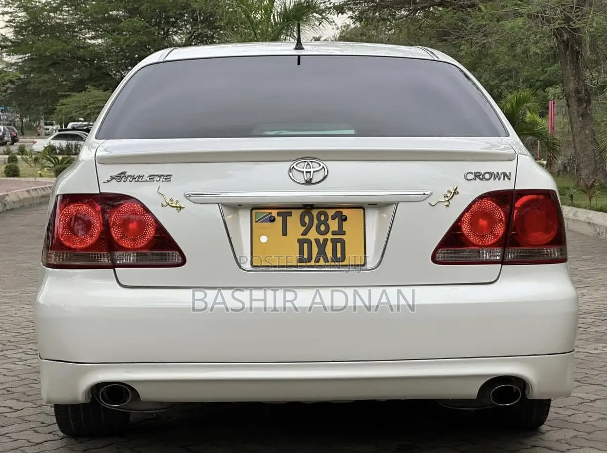 Toyota Crown 2006 White
