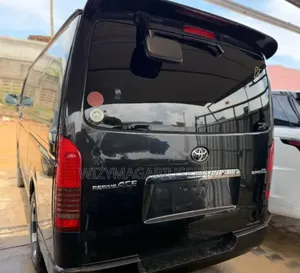 Toyota Quantum 2010 Black