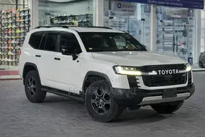 Toyota Land Cruiser LC300 2023 White