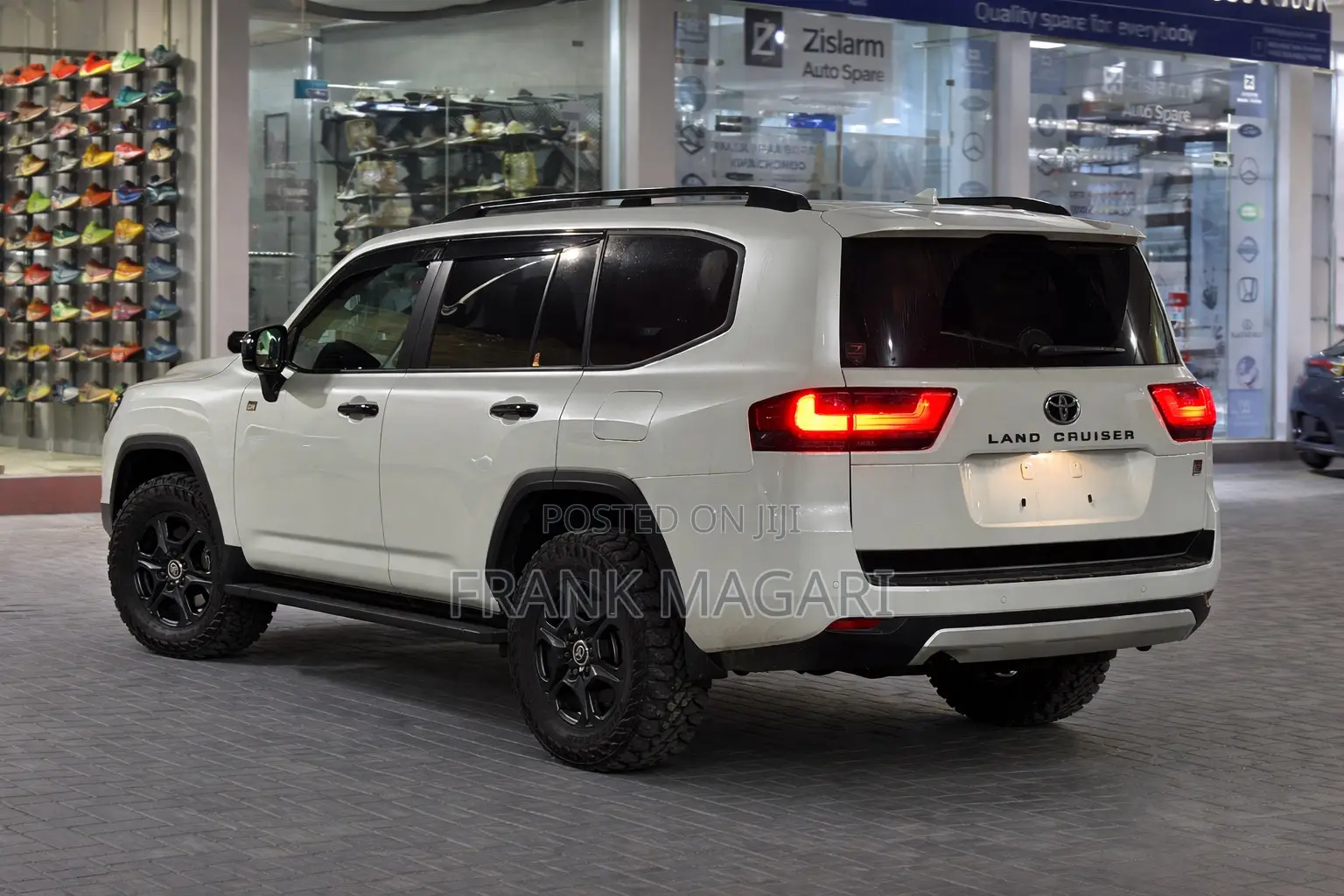 Toyota Land Cruiser LC300 2023 White