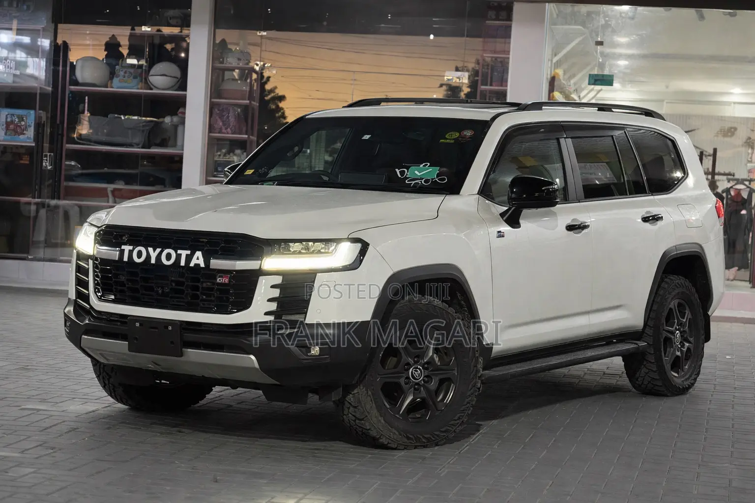 Toyota Land Cruiser LC300 2023 White