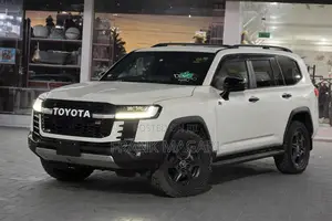 Toyota Land Cruiser LC300 2023 White