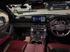 Toyota Land Cruiser LC300 2024 White