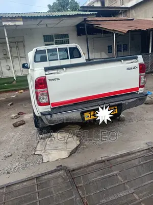 Toyota Hilux 2008 White