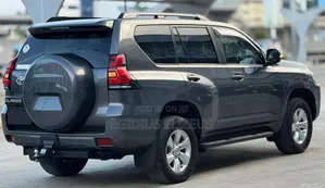 Toyota Land Cruiser Prado 2022 Gray
