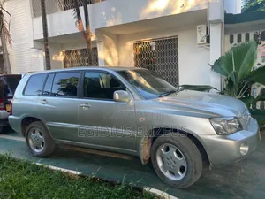 Toyota Land Cruiser Prado 2022 Gray
