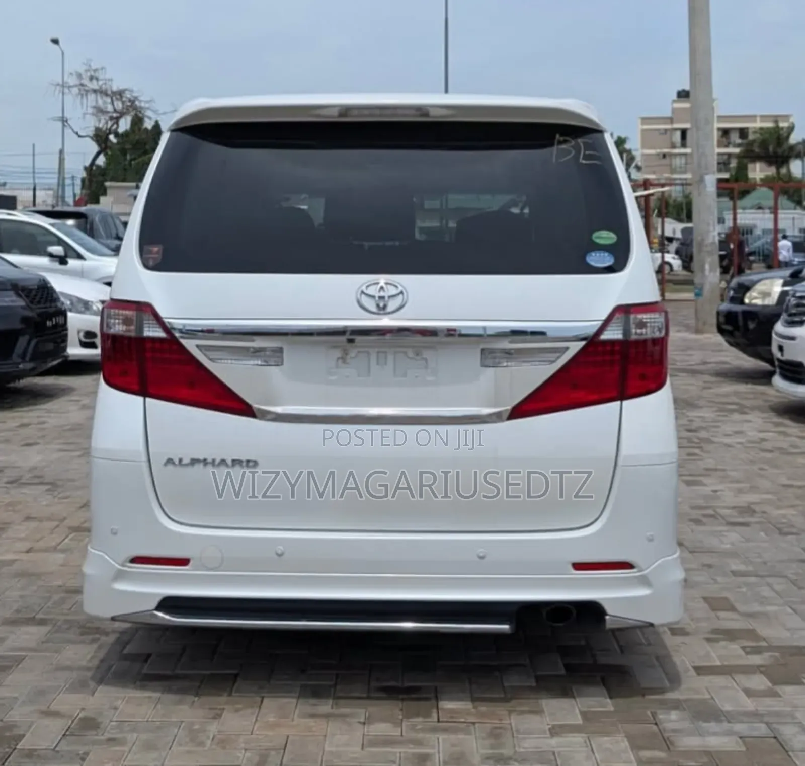 Toyota Alphard 2.4 Petrol AWD 2012 Off white