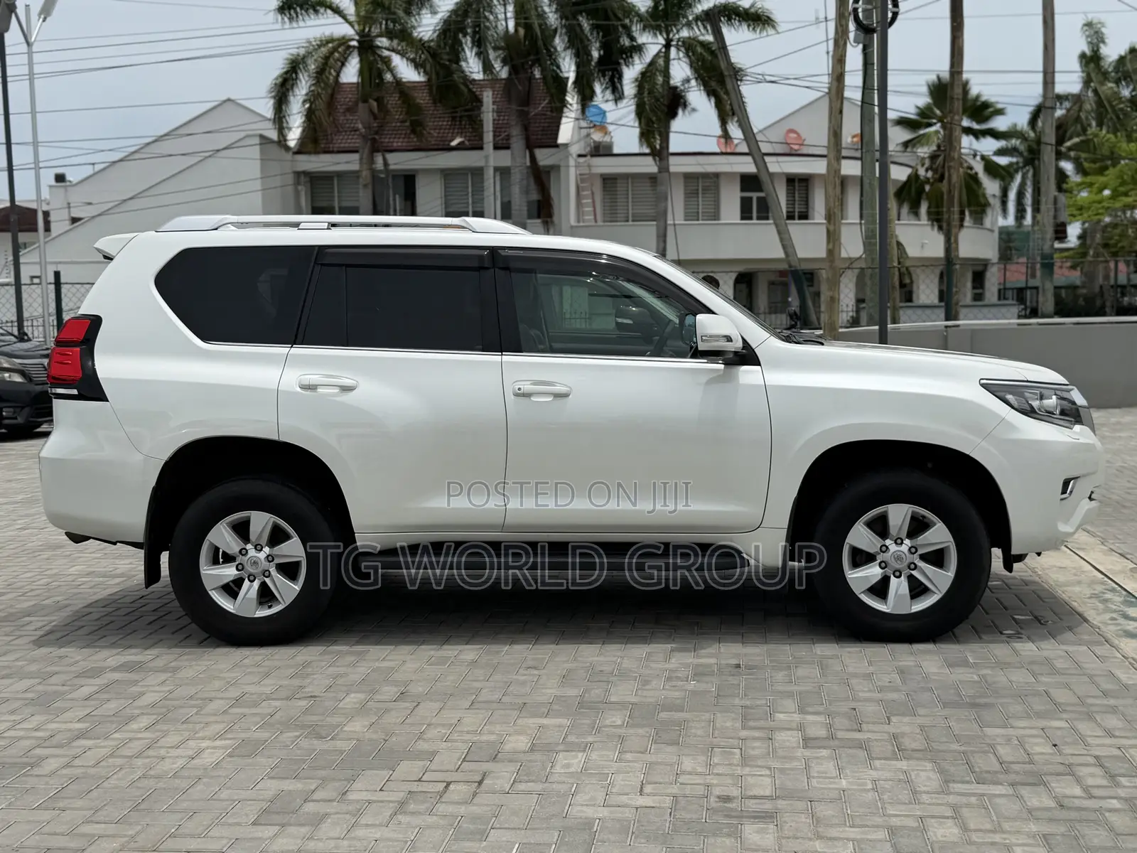 Toyota Land Cruiser Prado 2.8 2019 White