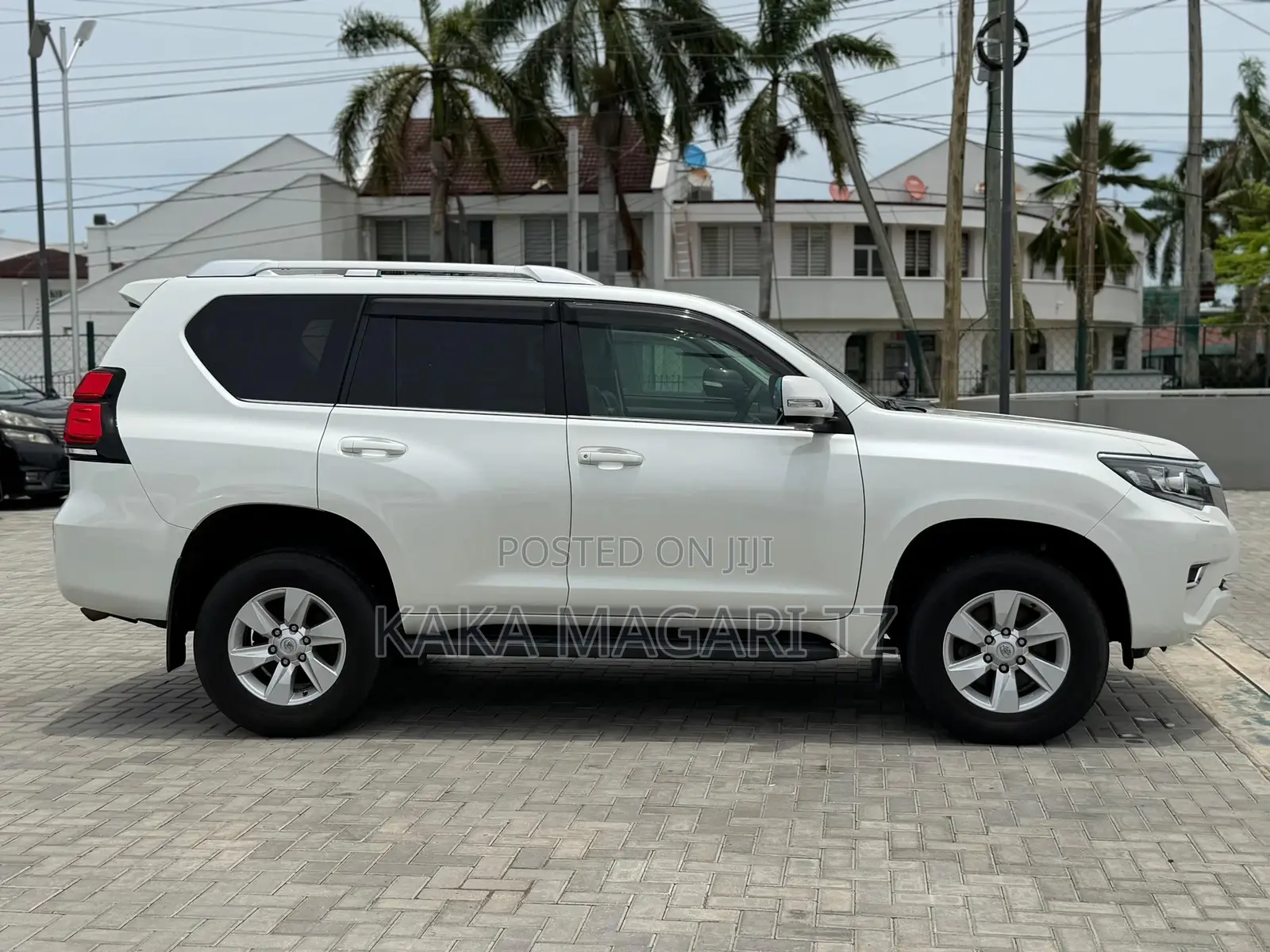 Toyota Land Cruiser Prado 2019 White