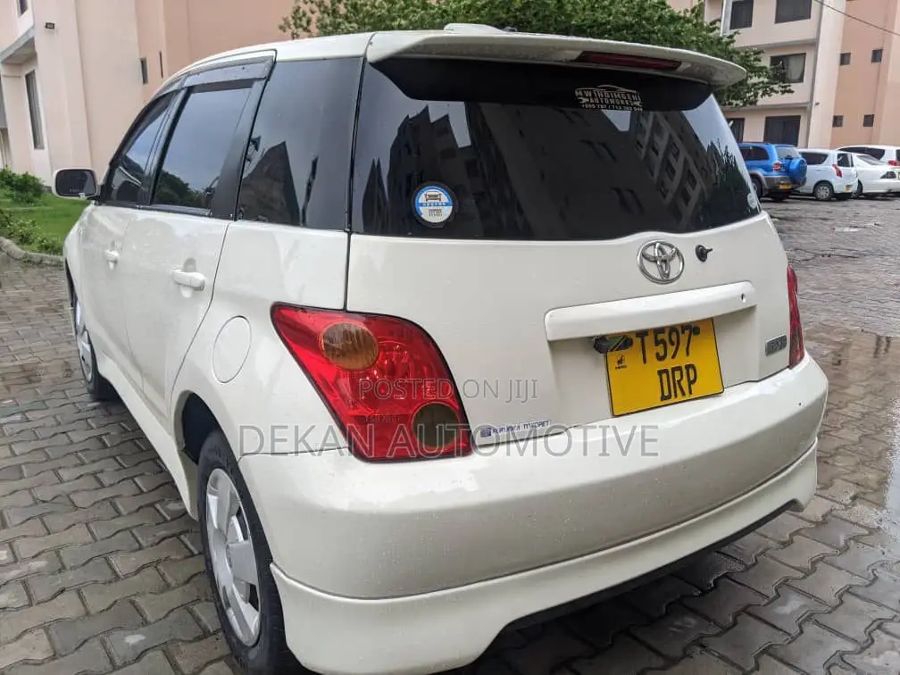 Toyota IST 2005 White