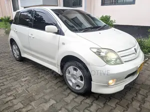 Toyota IST 2005 White
