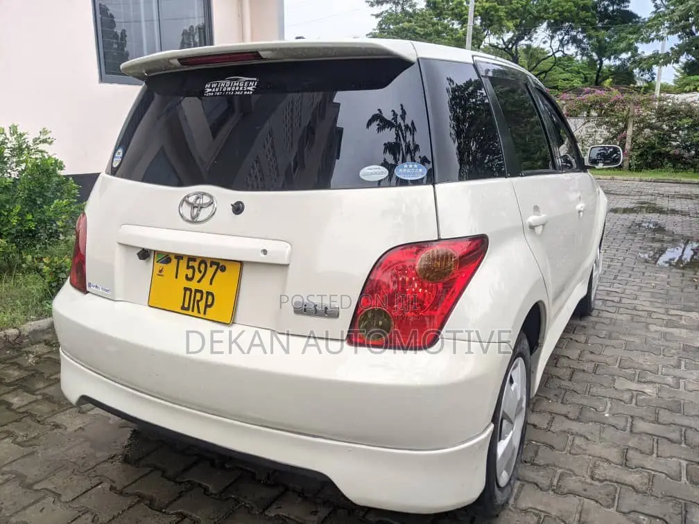 Toyota IST 2005 White