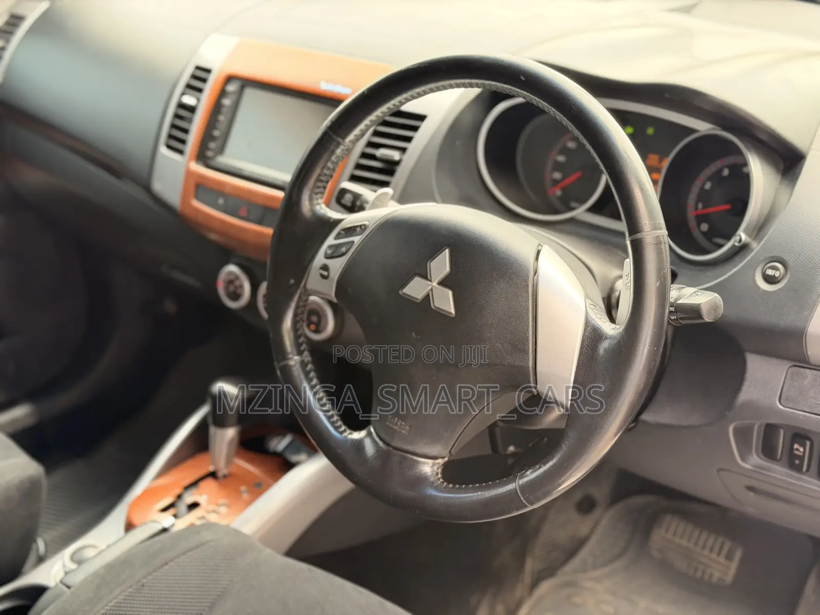 Mitsubishi Outlander 2010 Silver