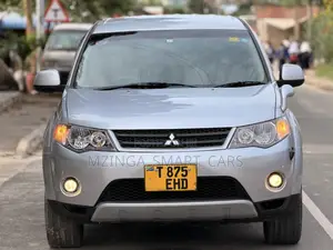 Mitsubishi Outlander 2010 Silver