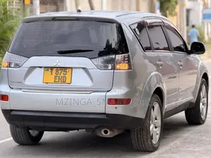Mitsubishi Outlander 2010 Silver