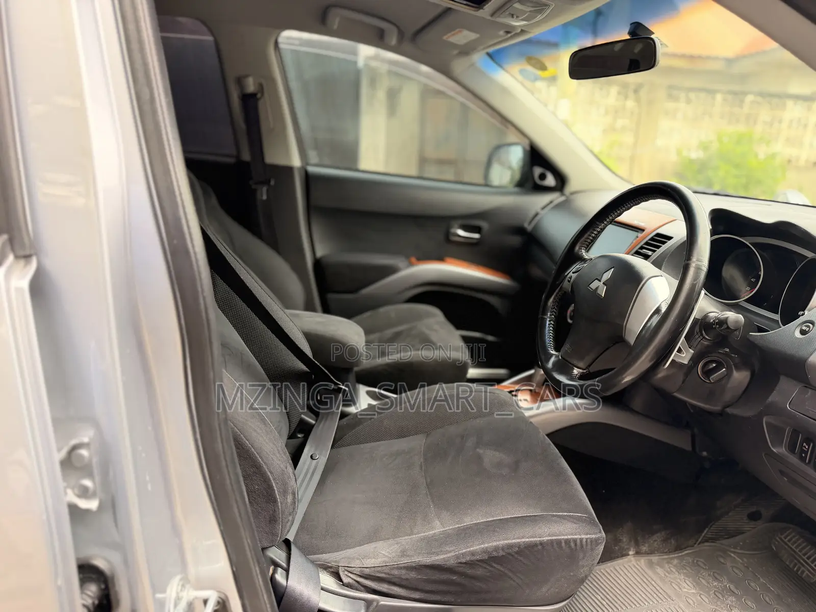 Mitsubishi Outlander 2010 Silver