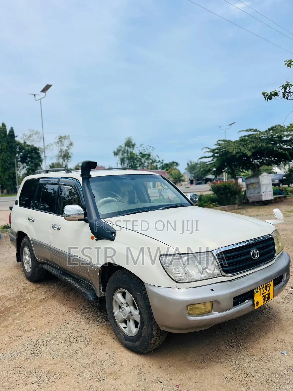 Toyota Land Cruiser 2000 White