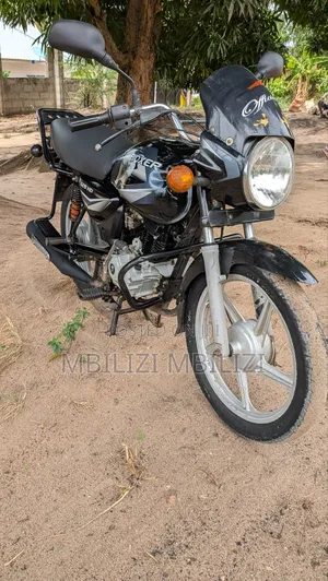 Bajaj Boxer 125 2025 Black