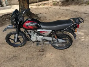Bajaj Boxer X125 2025 Black