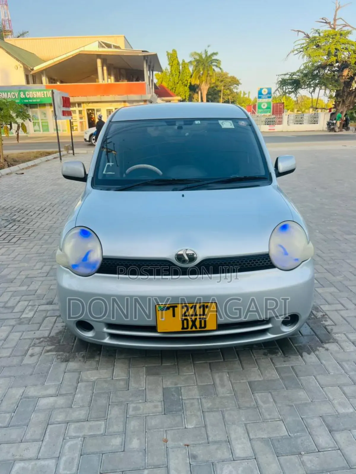 Toyota Sienta 2005 Silver