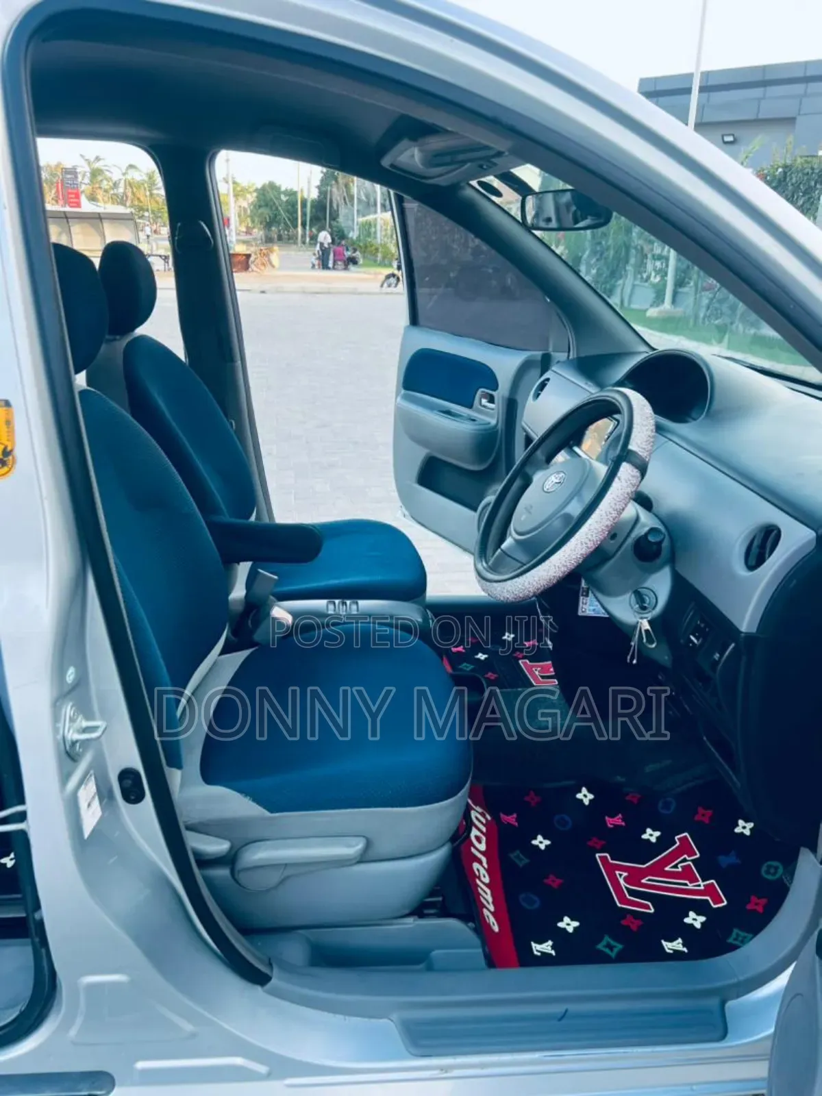 Toyota Sienta 2005 Silver