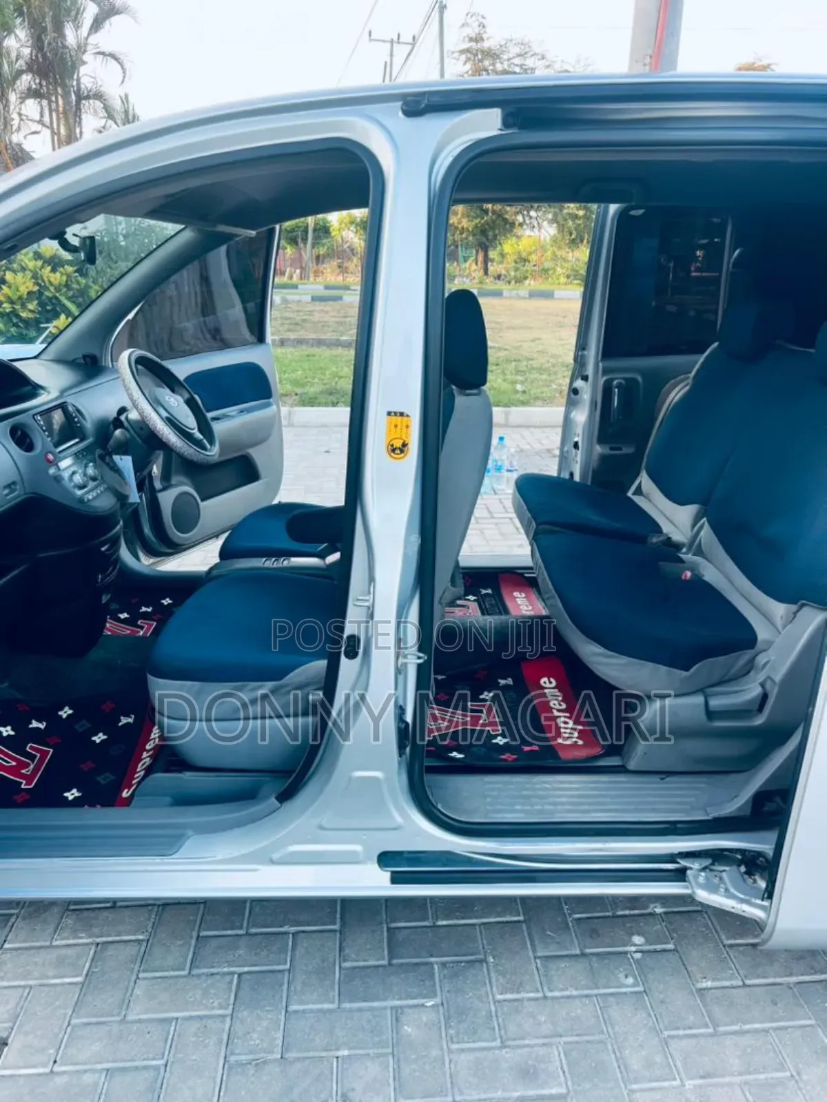 Toyota Sienta 2005 Silver