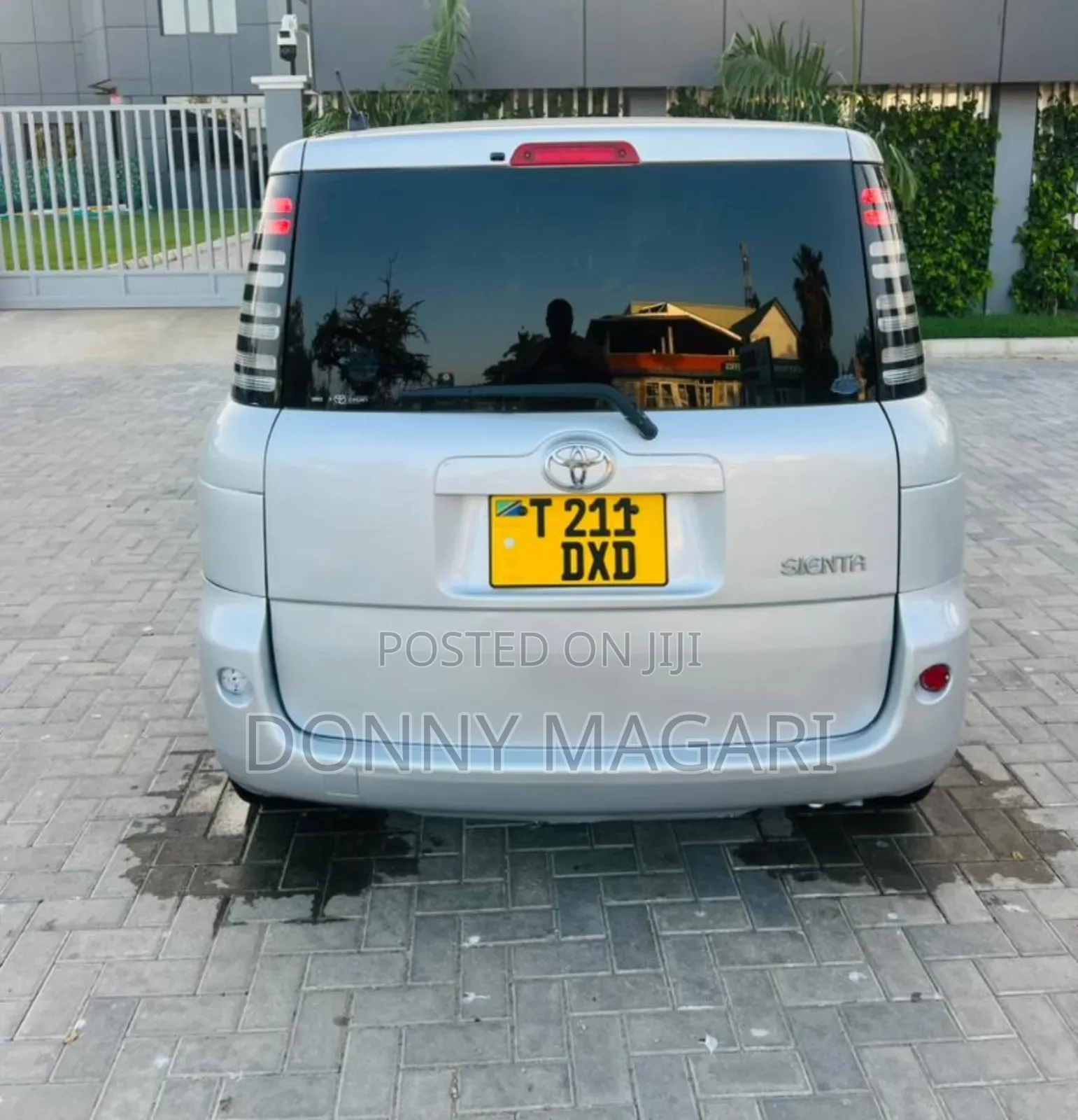 Toyota Sienta 2005 Silver