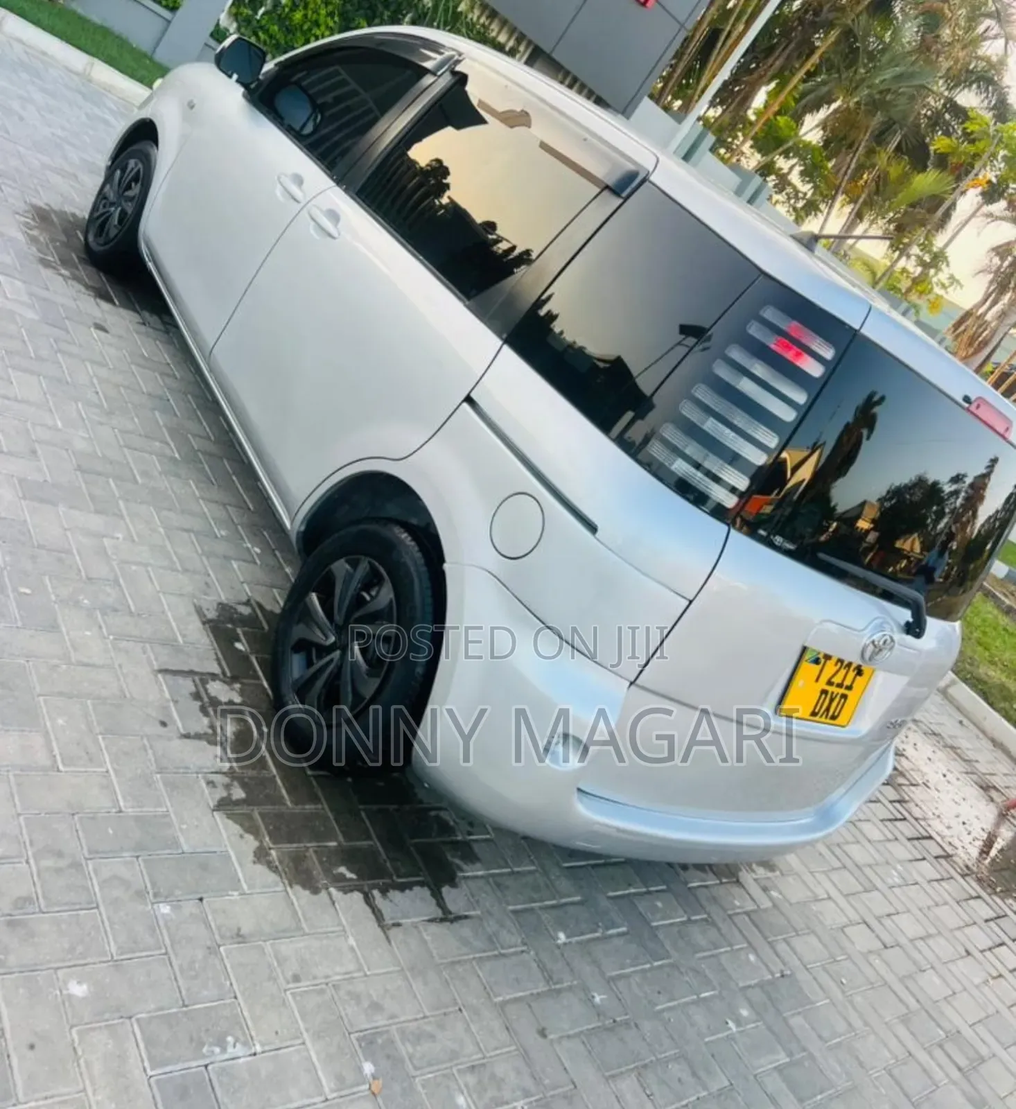 Toyota Sienta 2005 Silver