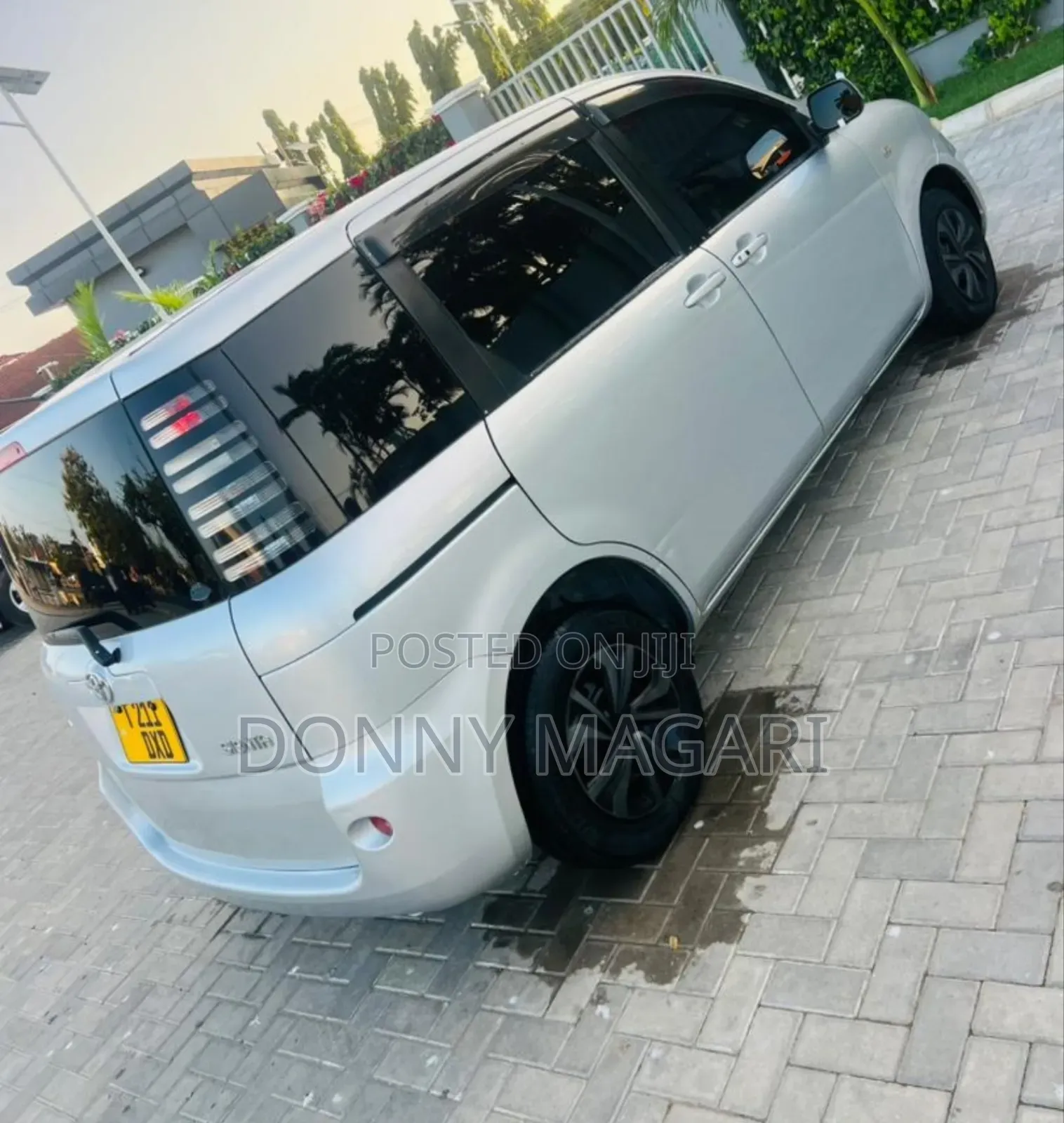 Toyota Sienta 2005 Silver