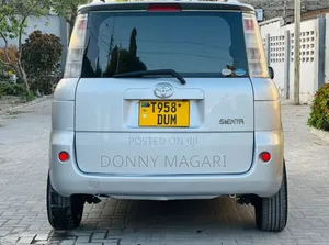 Toyota Sienta 1.5 AWD 2006 Silver
