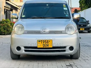 Toyota Sienta 1.5 AWD 2006 Silver