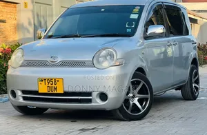 Toyota Sienta 1.5 AWD 2006 Silver