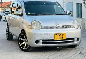 Toyota Sienta 1.5 AWD 2006 Silver