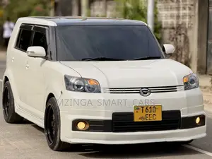 Toyota Corolla Rumion Hatchback 1.5 FWD 2010 White