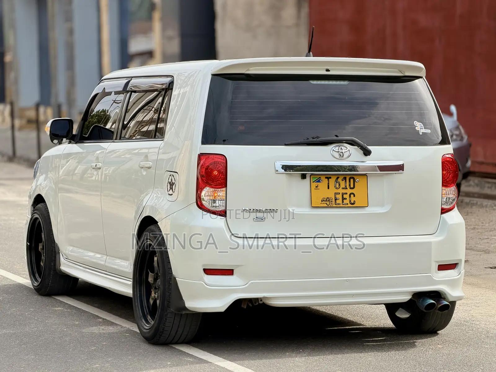 Toyota Corolla Rumion Hatchback 1.5 FWD 2010 White