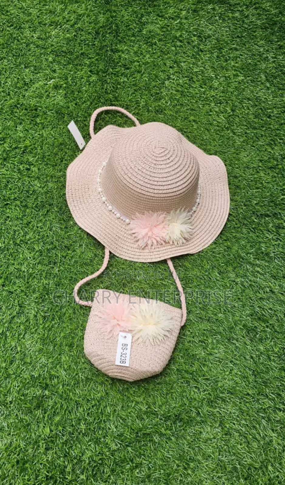 Kids Set of Bag and Hat
High Quality Classic Look