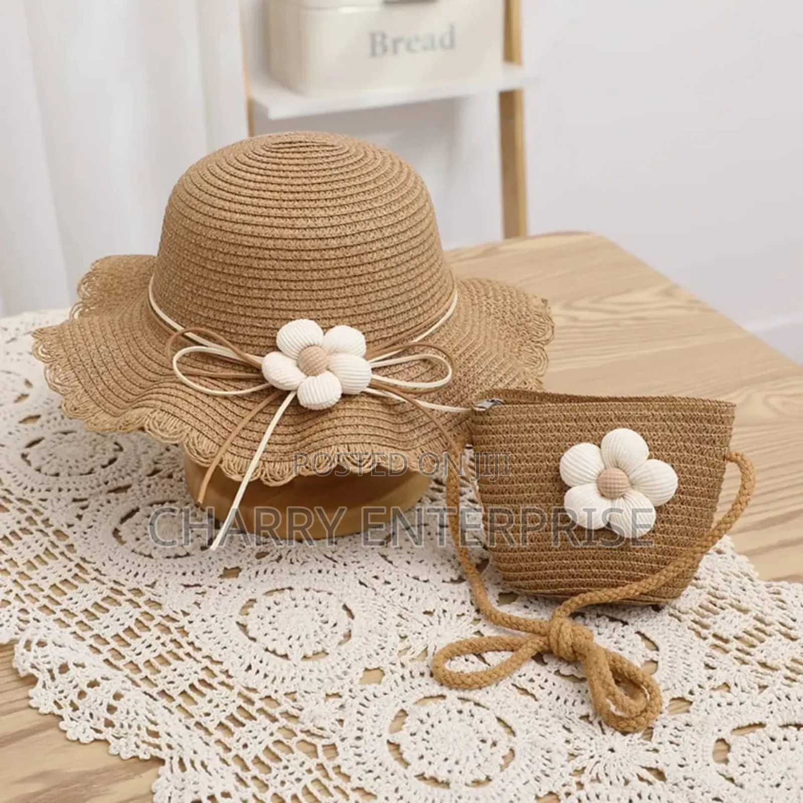 Kids Set of Bag and Hat
High Quality Classic Look