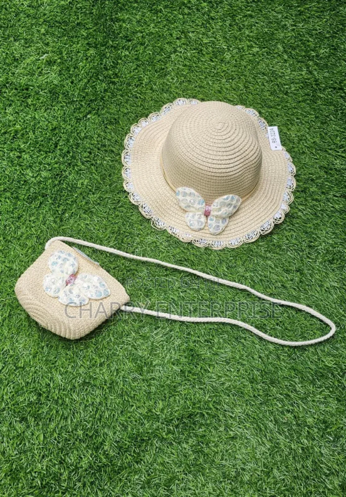 Kids Set of Bag and Hat
High Quality Classic Look