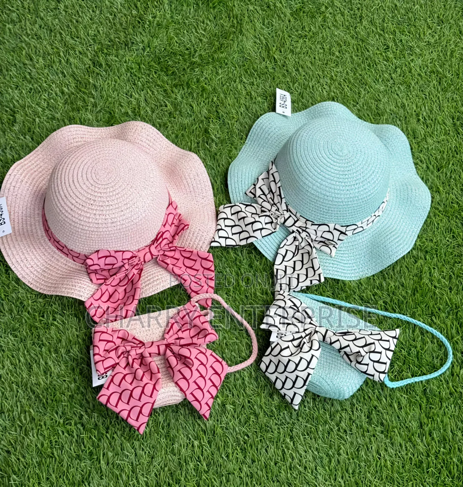 Kids Set of Bag and Hat
High Quality Classic Look