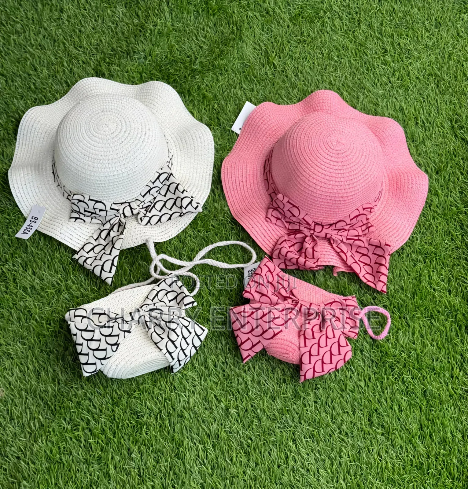 Kids Set of Bag and Hat
High Quality Classic Look