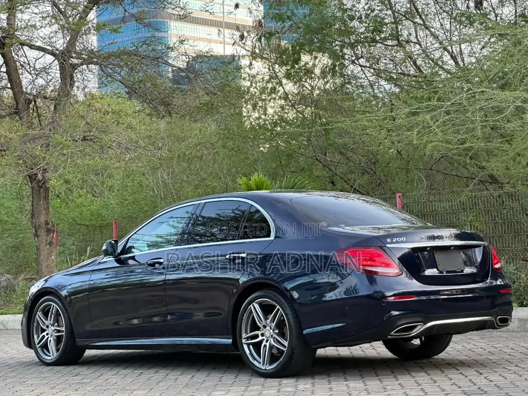 Mercedes-Benz E200 2016 Blue