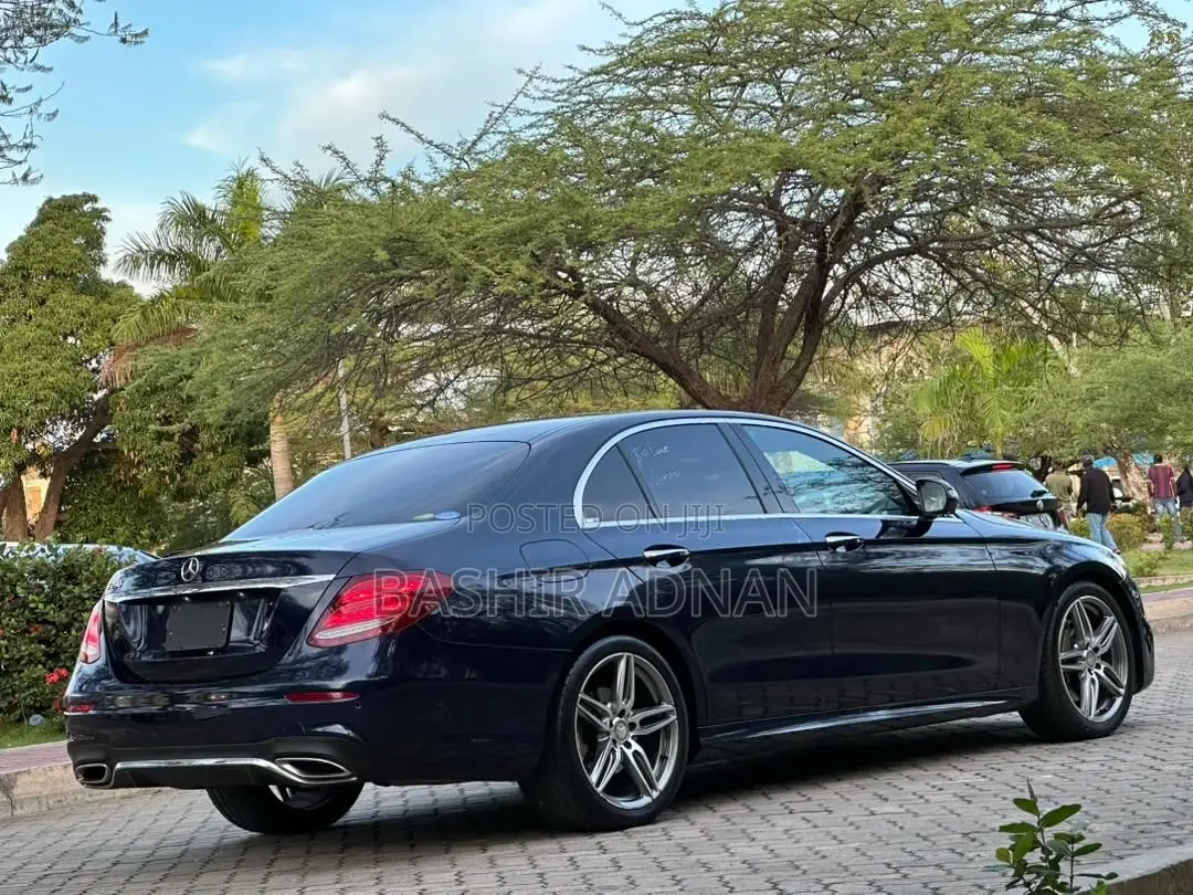 Mercedes-Benz E200 2016 Blue